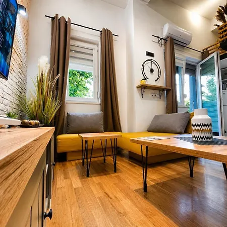 Lifestyle Gallery Apartment
